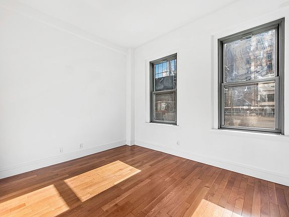 4th image of 120 Greenwich St APT 9D