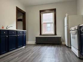 4844-4848 Commonwealth St