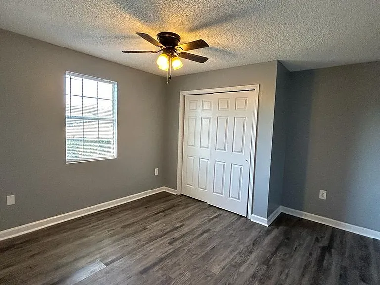 Springlake Apartments — Photo 44