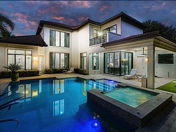 2nd image of 130 Gardenia Isles Drive