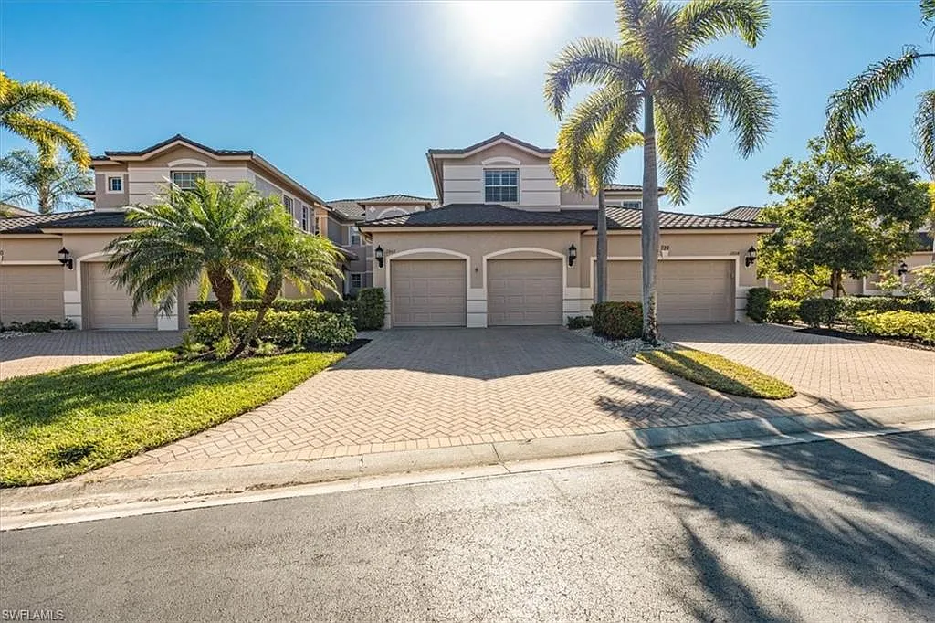2 bed, 2.0 bath, 2050 sqft, $8,000 — Photo 2