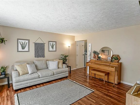 2nd image of 1409 Chinook Ct