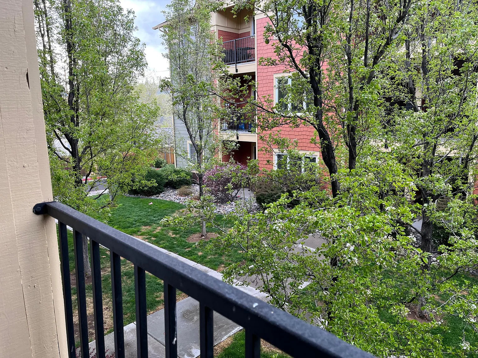 1450 Idlewild Dr — Photo 2
