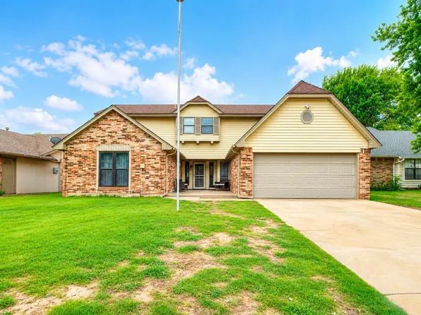 617 S Willowood Dr, Yukon, OK 73099