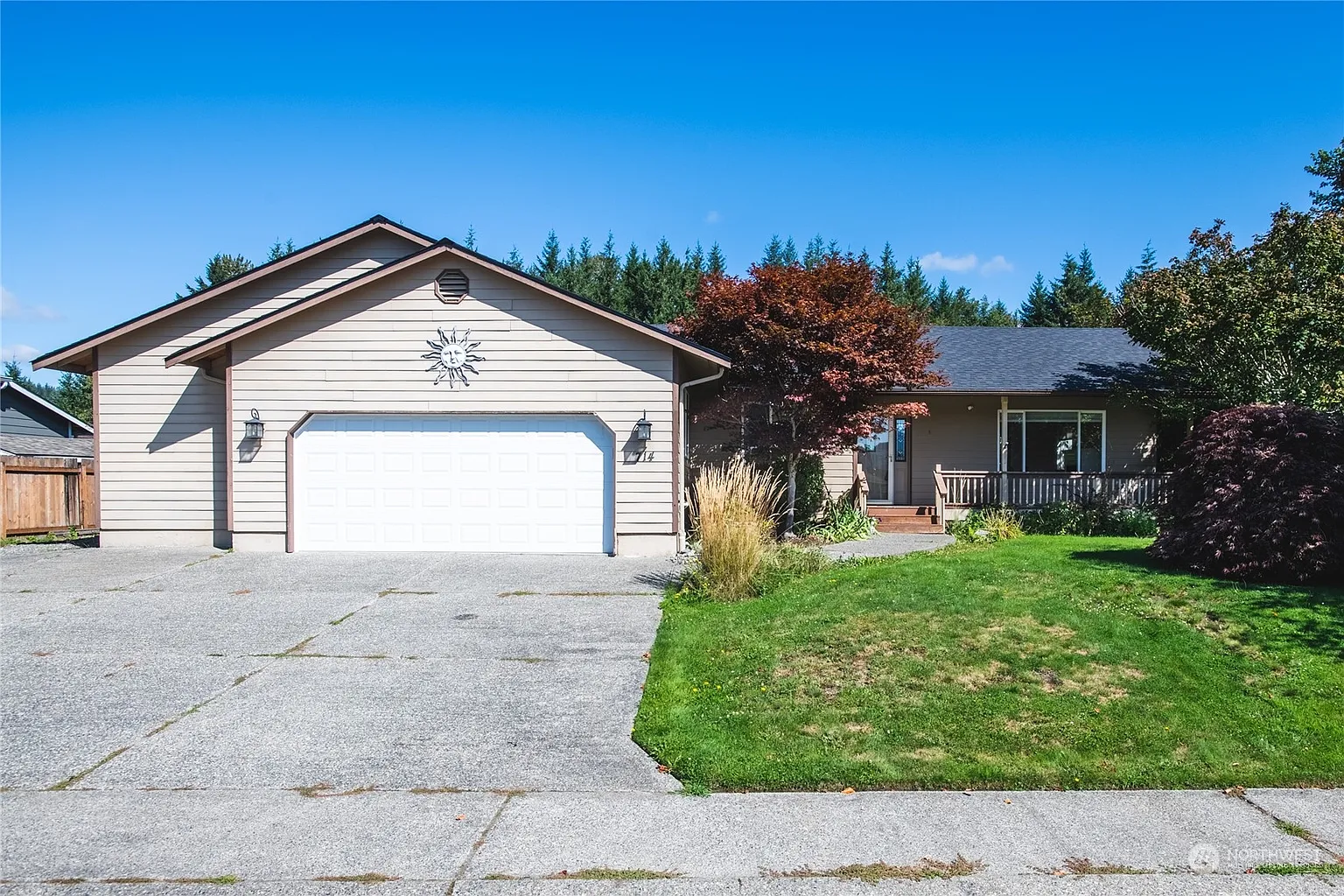 714 Cultus Mountain Drive photo 1