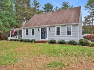 29 Stuart Rd, Rochester, MA 02770