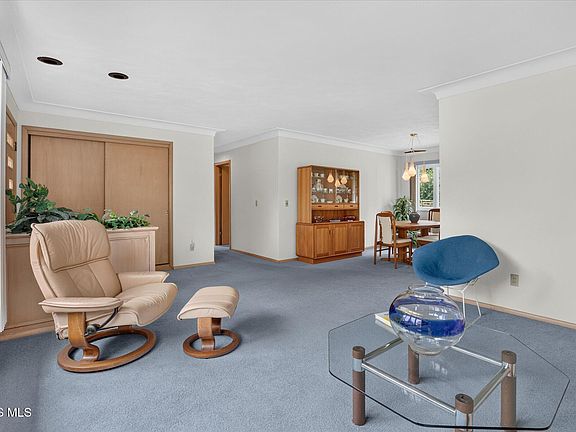 5th image of 2322 Greenlawn Dr