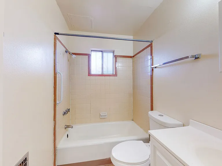 2121 Gold Ave SE — Photo 26