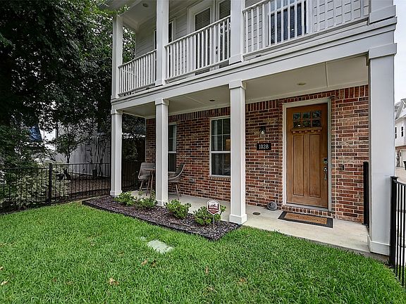 2nd image of 1028 Cavour Pl