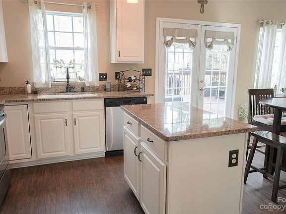 5th image of 164 Walmsley Dr