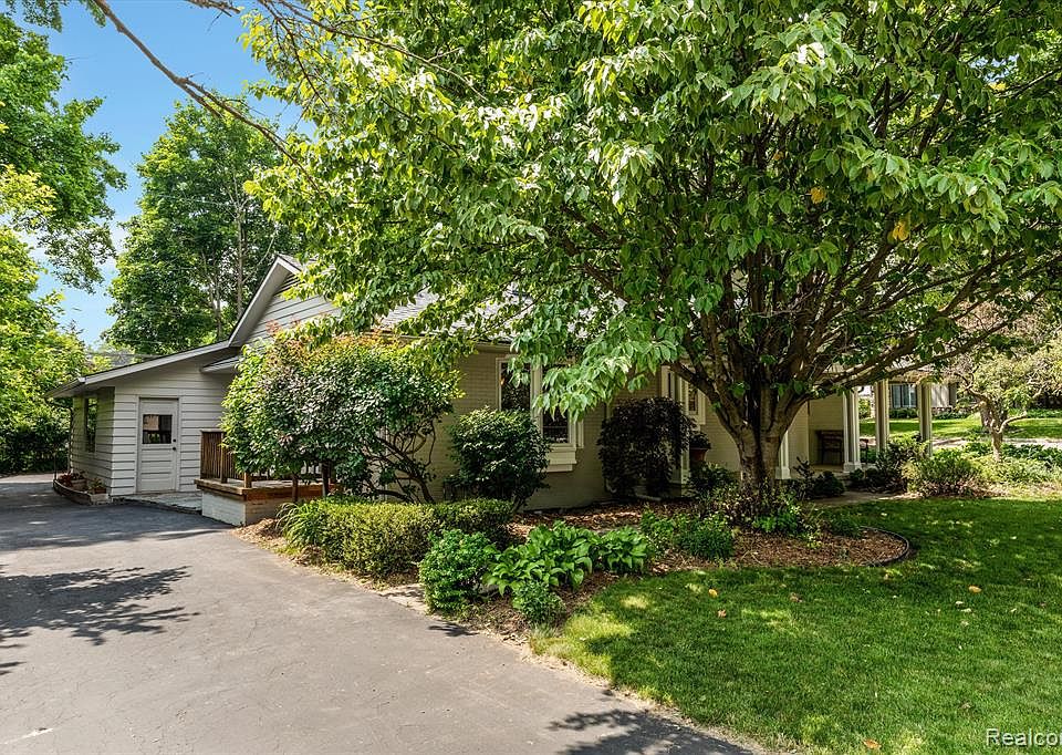 360 Fairbrook Ct, Northville, MI 48167 MLS 20230051196 Zillow