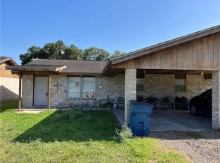 1300 Johnson St #B, Woodsboro, TX 78393