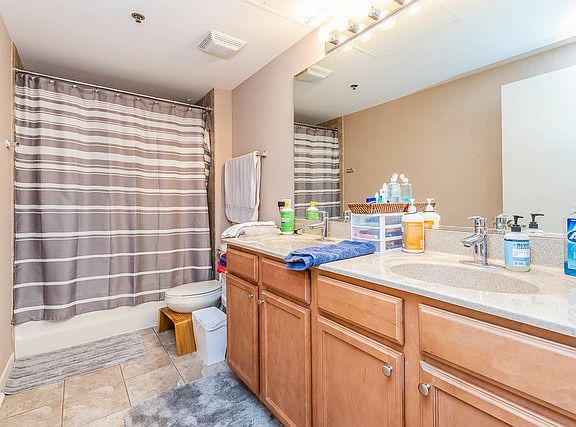 5th image of 50 E 16th St Unit 1011