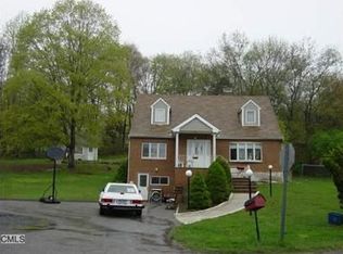 3 Meadowview Ter, Monroe, CT 06468