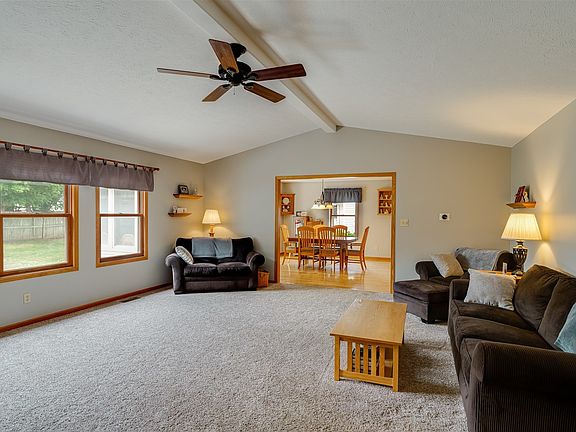 5th image of 709 N Cimmeron Dr