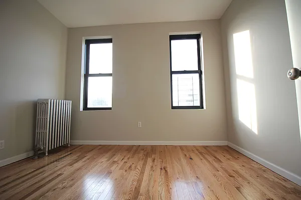 Rented by Nooklyn NYC LLC | media 43