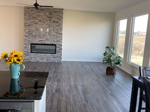 5th image of 10604 Lake Tahoe Dr