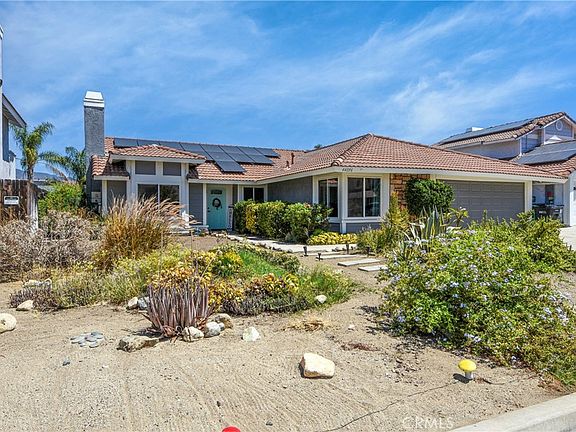 2nd image of 44096 Alsace Ln