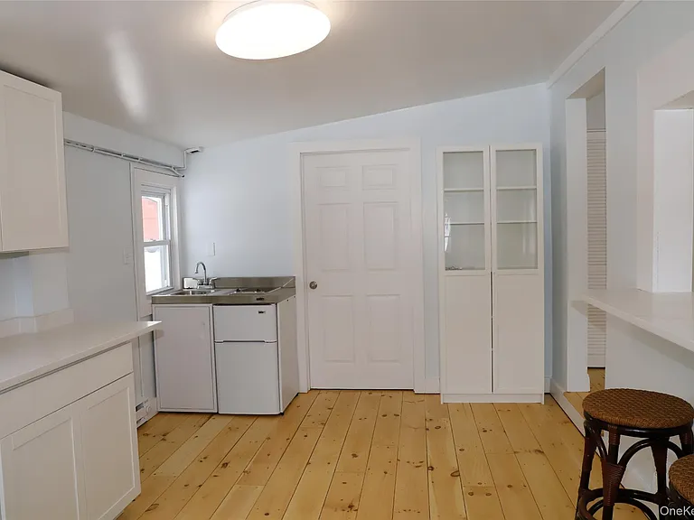 7217 Albany Post Rd — Photo 4