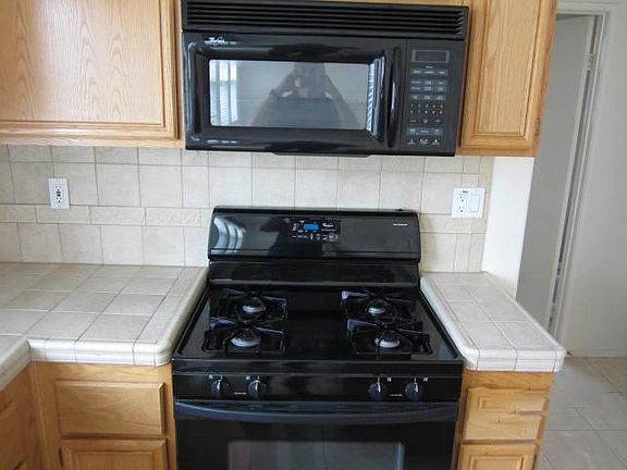 4th image of 22451 Dracaea Ave
