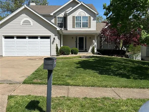 3266 Bridgeport Place Dr, Bridgeton, MO 63044