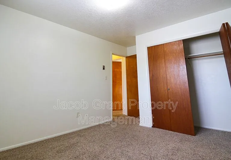 2134 Saint Clair Rd — Photo 8