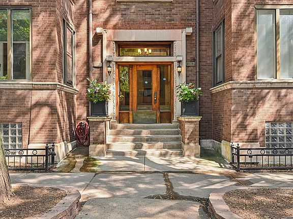3rd image of 3743 N Pine Grove Ave #3