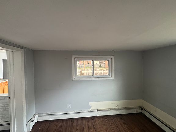 4th image of 55 Priscilla St