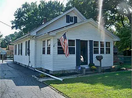 317 Vernis Pl photo 1