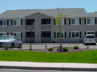 1988 Sky Park Dr APT B, Medford, OR 97504
