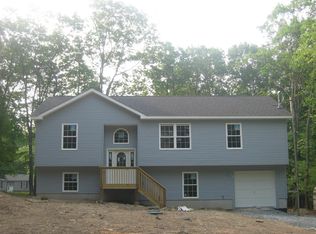 Outer Dr, Dingmans Ferry, PA 18328