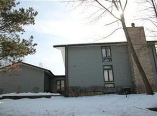 7014 Windward Hills Dr #7, Brecksville, OH 44141