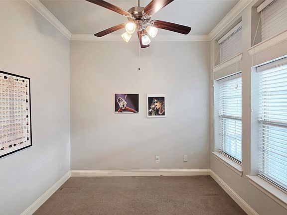 3rd image of 2232 W Dutch Dr