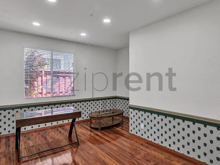 1001 Sandhurst Dr — Photo 25