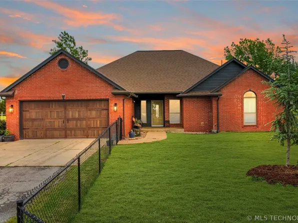 15527 S 385 East Ave, Porter, OK 74454