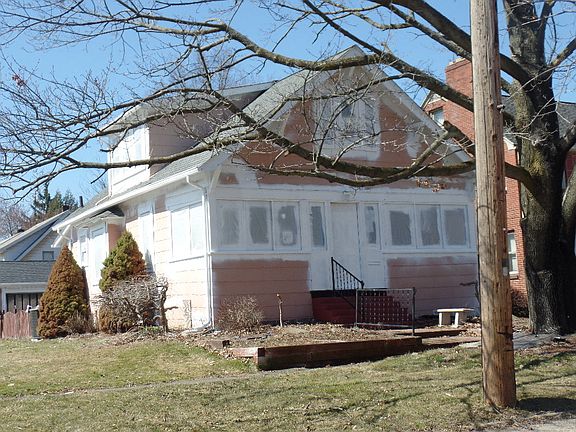 4th image of 147 Kenilworth Ave NE