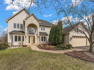 9677 Jonathan Ln, Eden Prairie, MN 55347