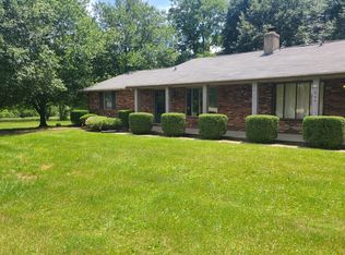 645-649 W State St, Pendleton, IN 46064