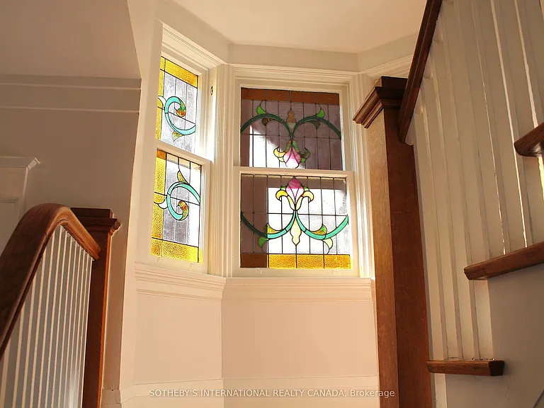 114 Westmount Ave — Photo 12
