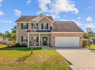 137 Inverness Dr, Hubert, NC 28539