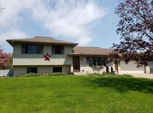 917 Amy Dr, Holmen, WI 54636