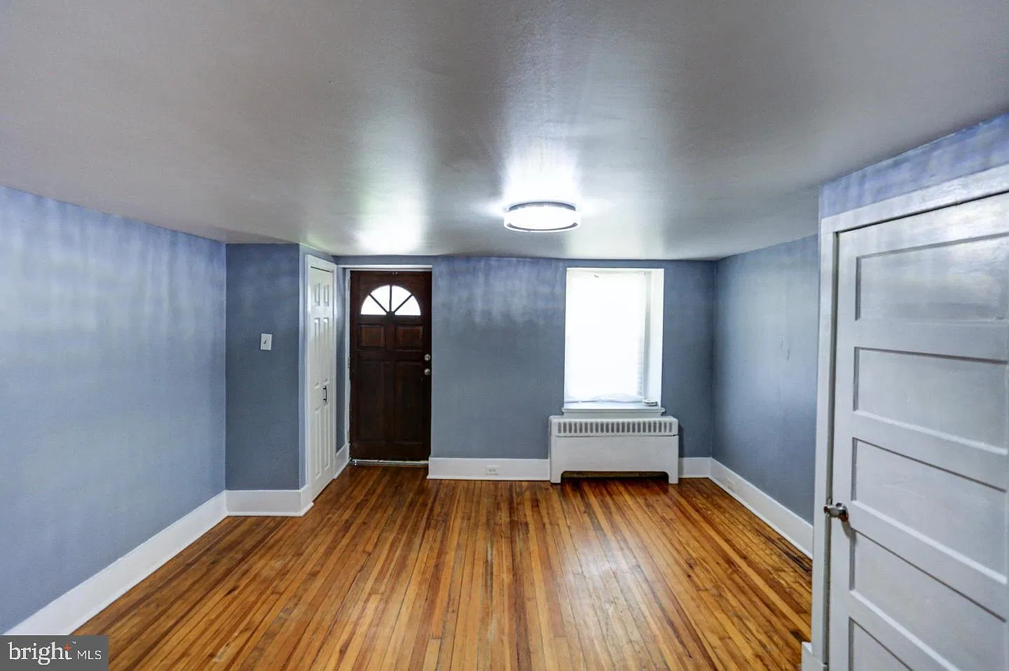 3 bed, 1.0 bath, 1440 sqft, $1,850 — Photo 2