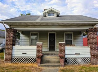 9 State St, Charleston, IL 61920