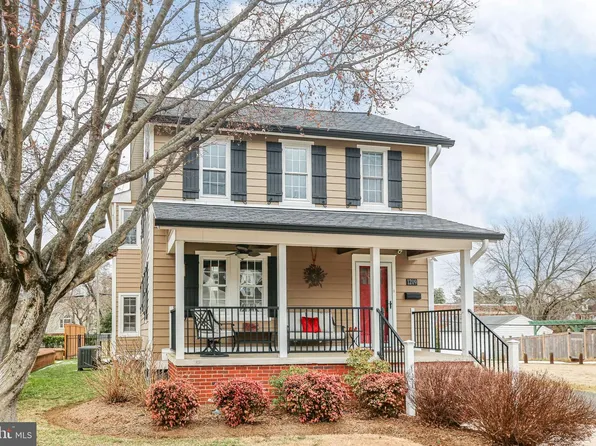 1209 Littlepage St, Fredericksburg, VA 22401