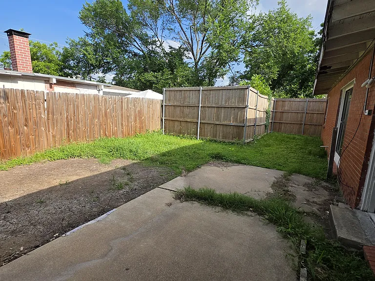 1608 River Oaks Dr — Photo 13