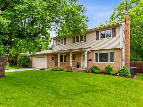 843 Oak St W, West Fargo, ND 58078