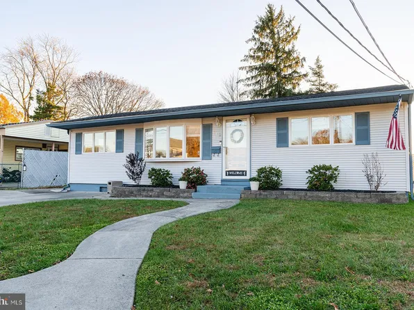 640 Oxford Dr, Maple Shade, NJ 08052