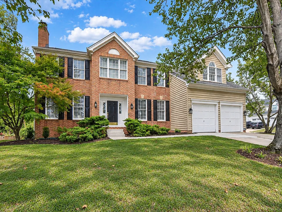 2 Hemlock Ct