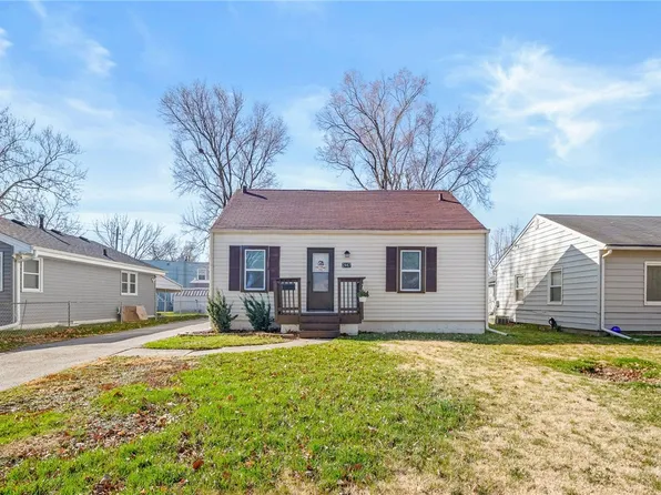2447 Elizabeth Ave, Des Moines, IA 50317