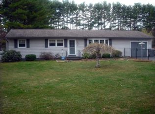 35 George St, Lee, MA 01238